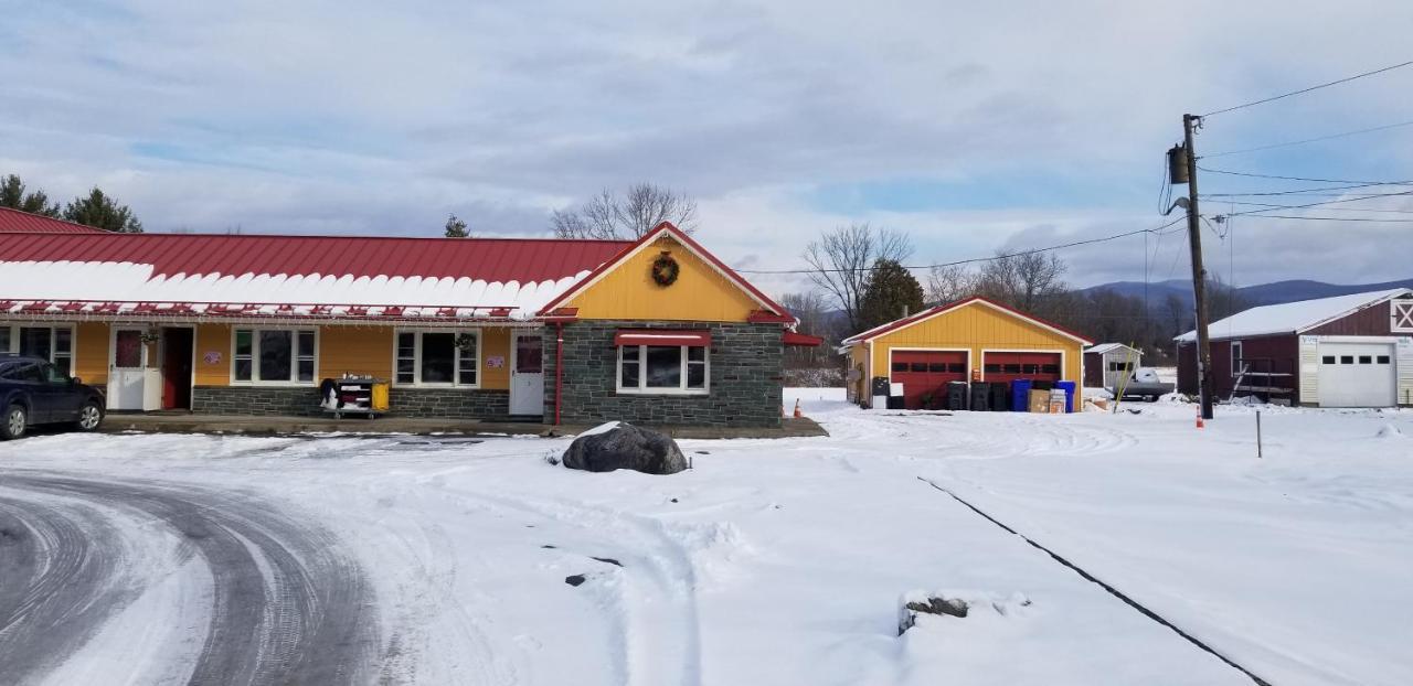 Middlebury Sweets Motel Exterior photo