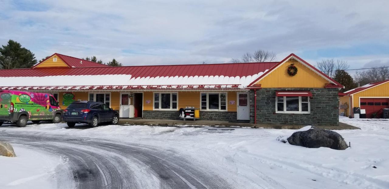 Middlebury Sweets Motel Exterior photo