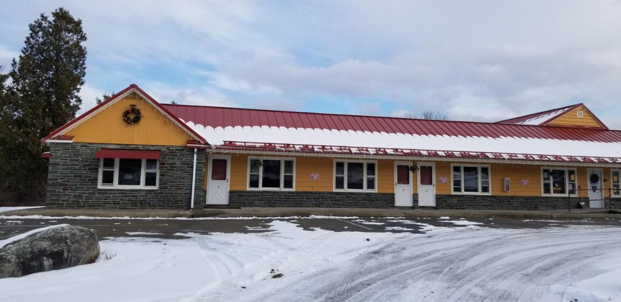 Middlebury Sweets Motel Exterior photo